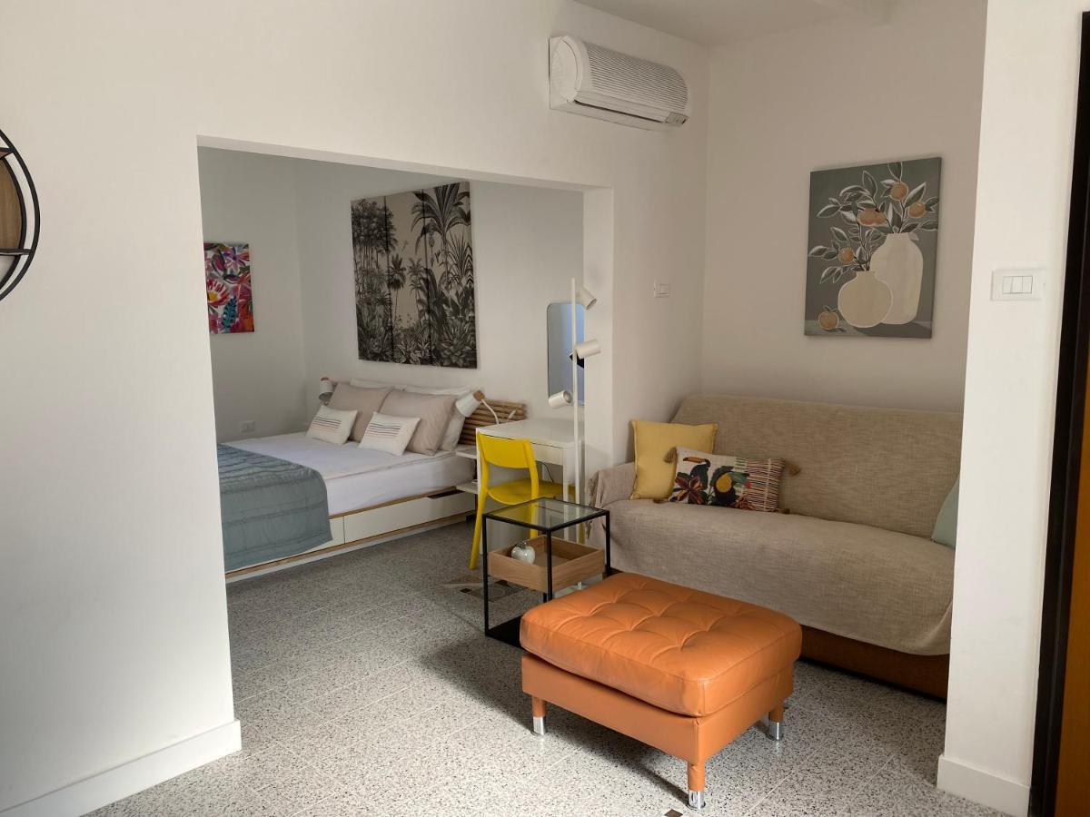 8+8 Appartamento Con Garage Livourne Extérieur photo