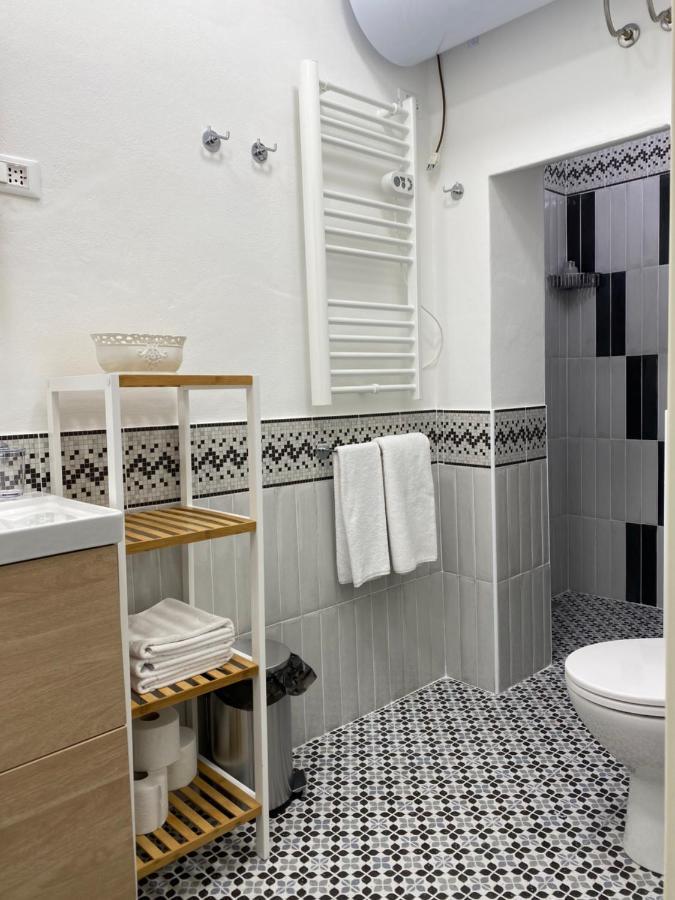 8+8 Appartamento Con Garage Livourne Extérieur photo