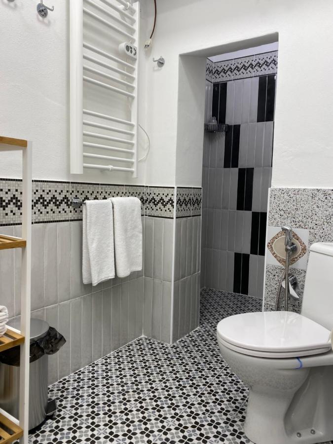 8+8 Appartamento Con Garage Livourne Extérieur photo