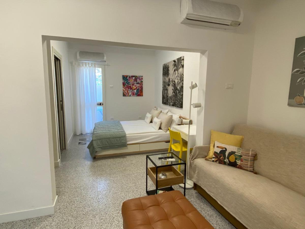 8+8 Appartamento Con Garage Livourne Extérieur photo