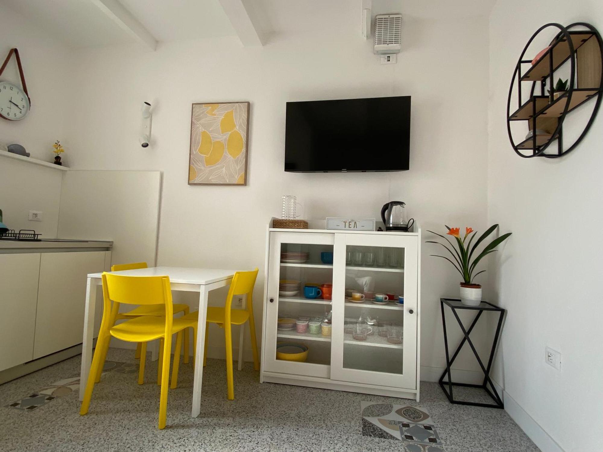 8+8 Appartamento Con Garage Livourne Extérieur photo