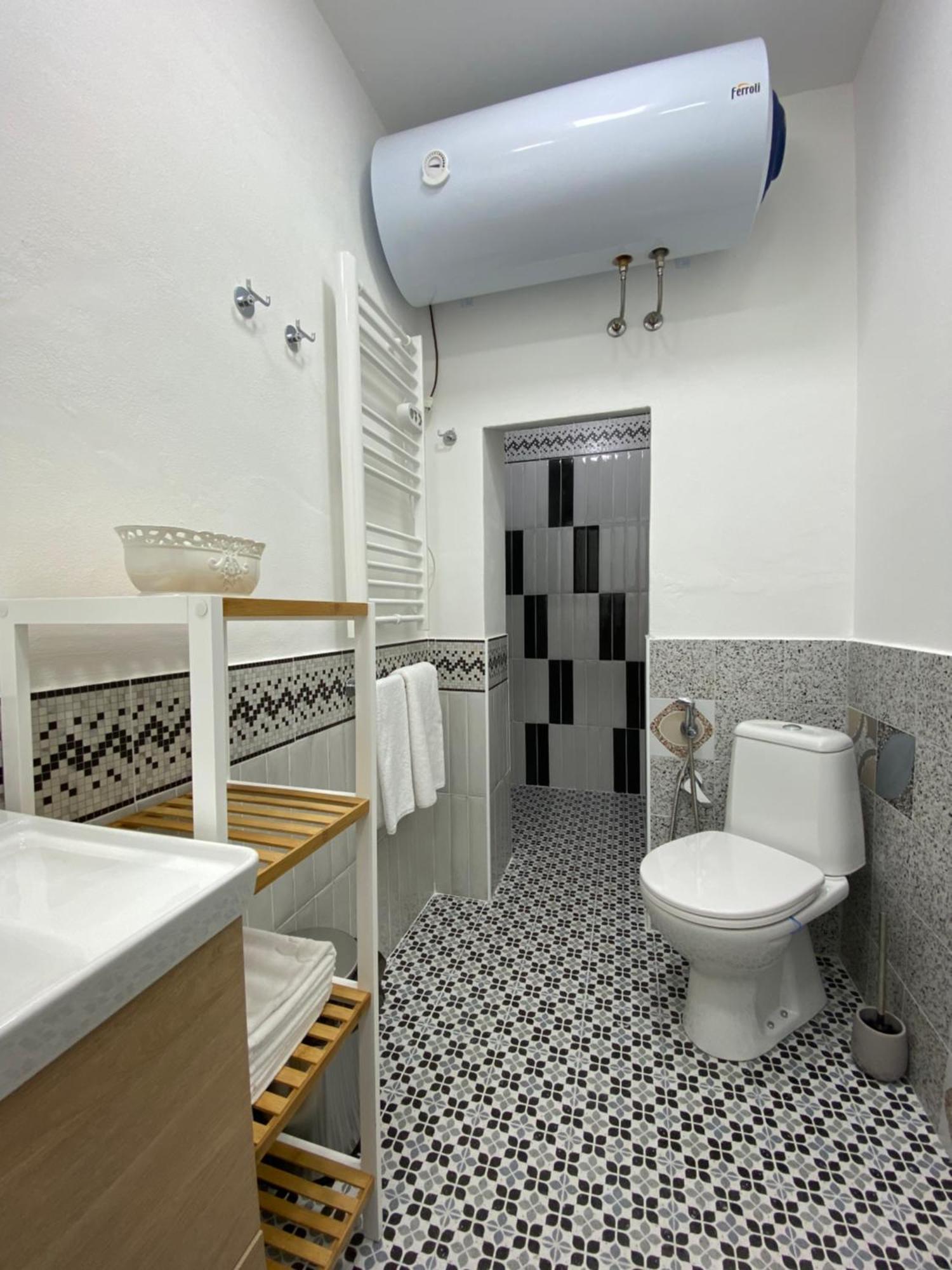 8+8 Appartamento Con Garage Livourne Extérieur photo